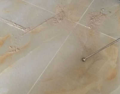 白云瓷砖空鼓维修公司分享粘合剂选择不当在瓷砖铺贴过程中可能导致以下问题