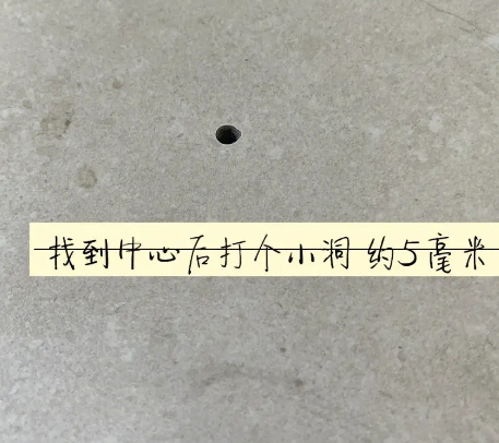 白云瓷砖空鼓维修公司专业解答在瓷砖铺贴过程中，如果砂料搅拌不均匀，将会带来以下问题